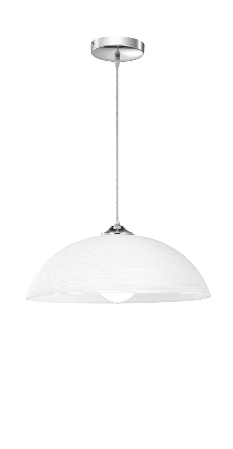 Vue rapprochée de la suspension, verre blanc translucide et finitions chromées.
