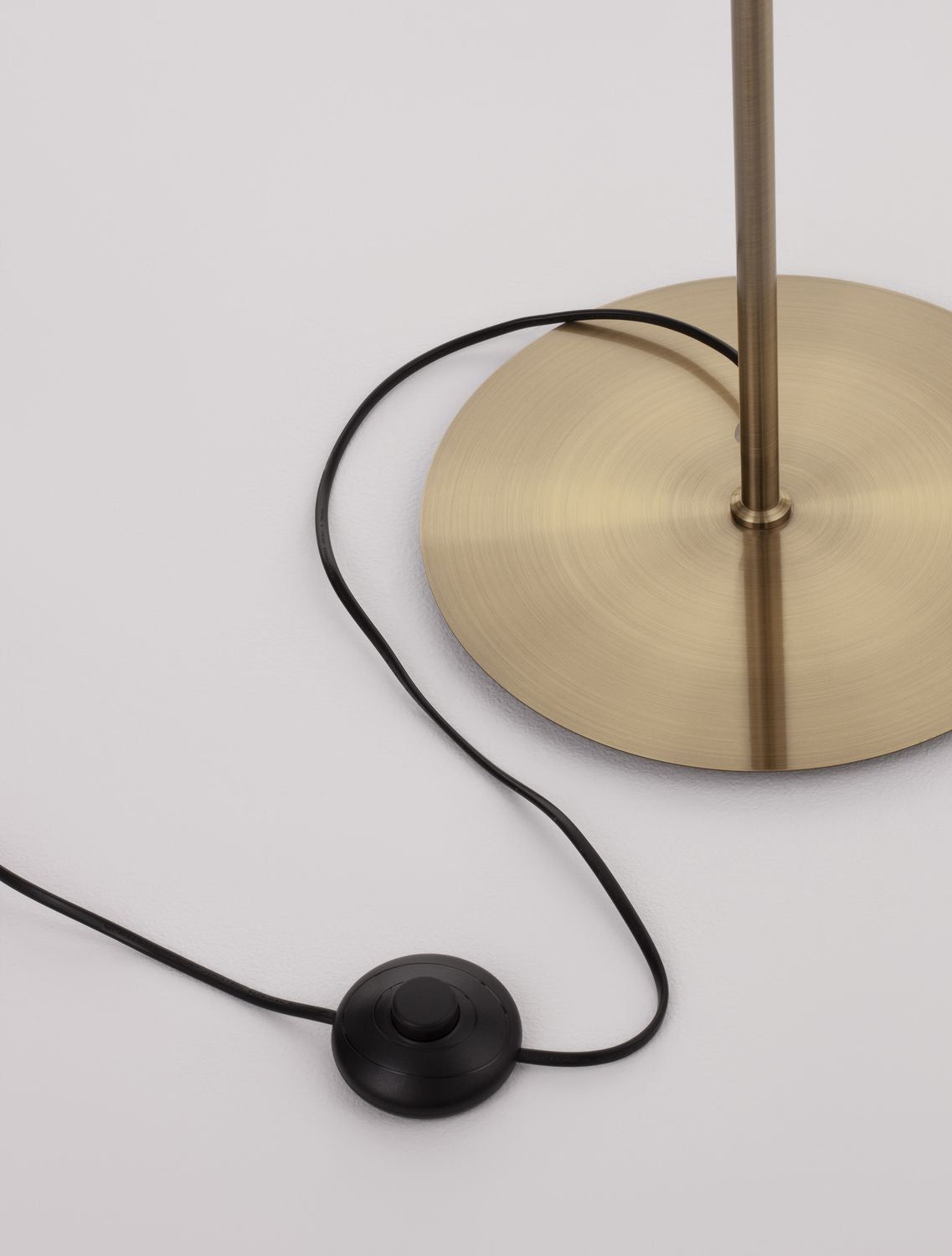 Lampadaire Balor 4 lumières doré, verre