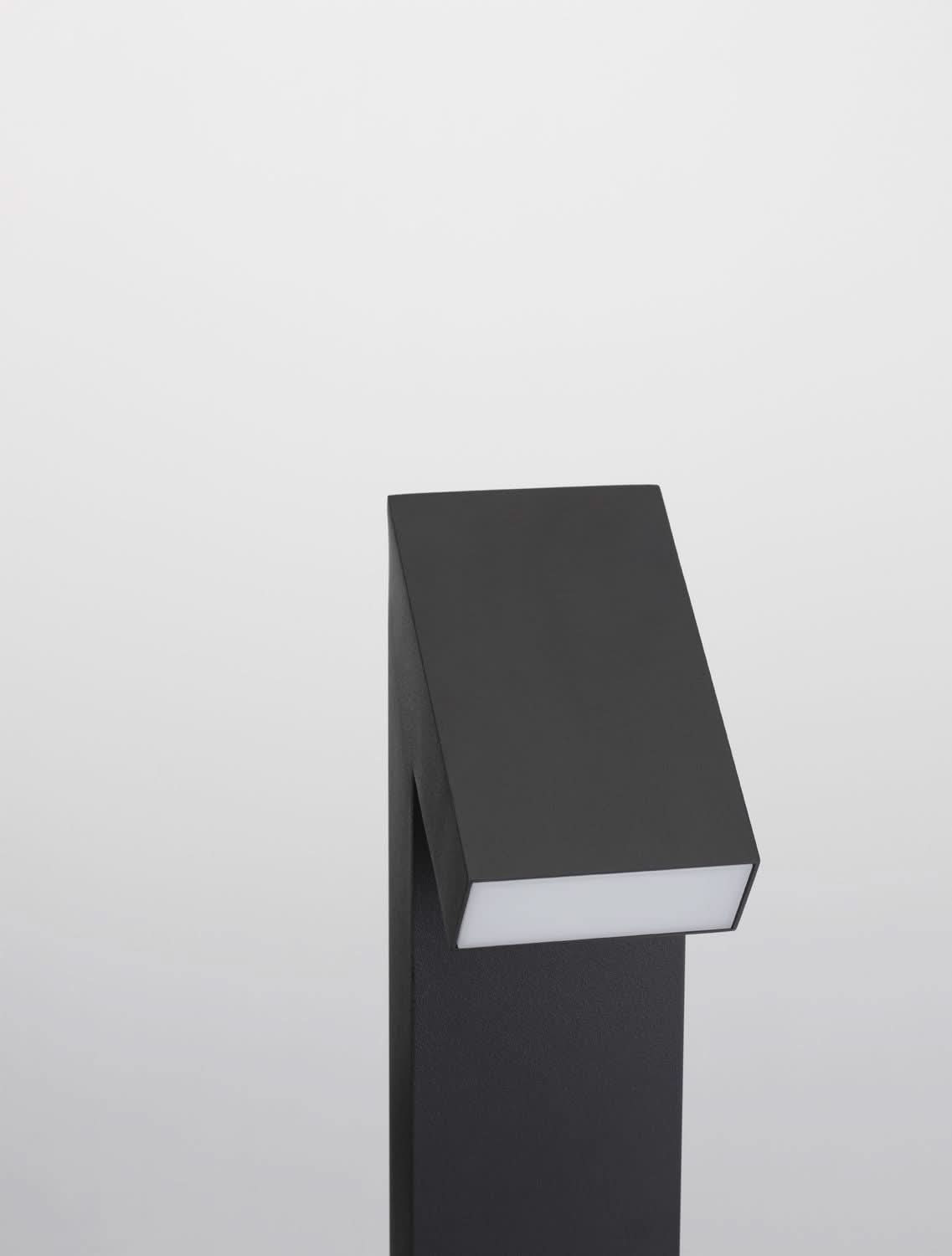 Borne extérieure Brigitta noire, H 80 cm