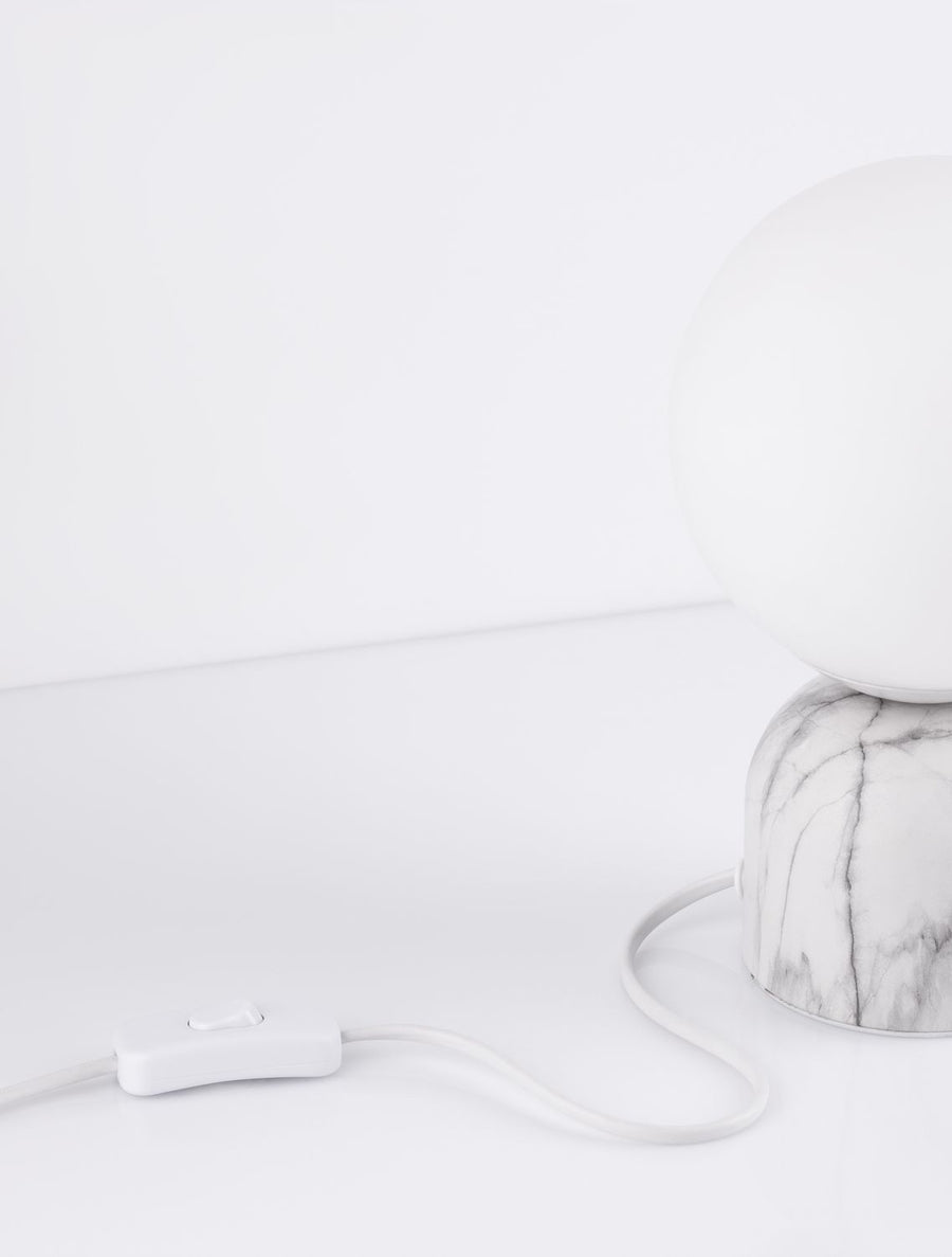 Lampe à poser Kenio blanche, verre