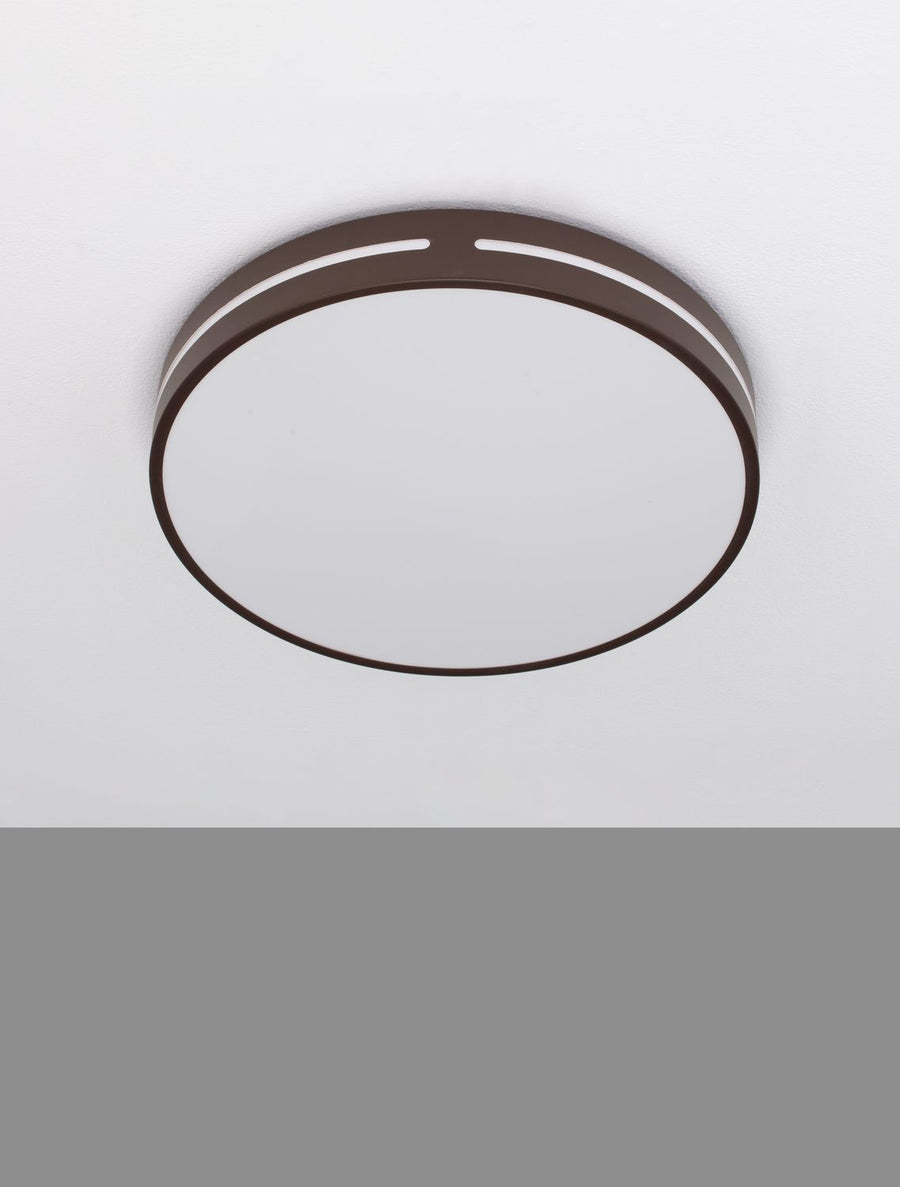 Plafonnier circulaire marron et blanc monté au plafond, éclairage allumé