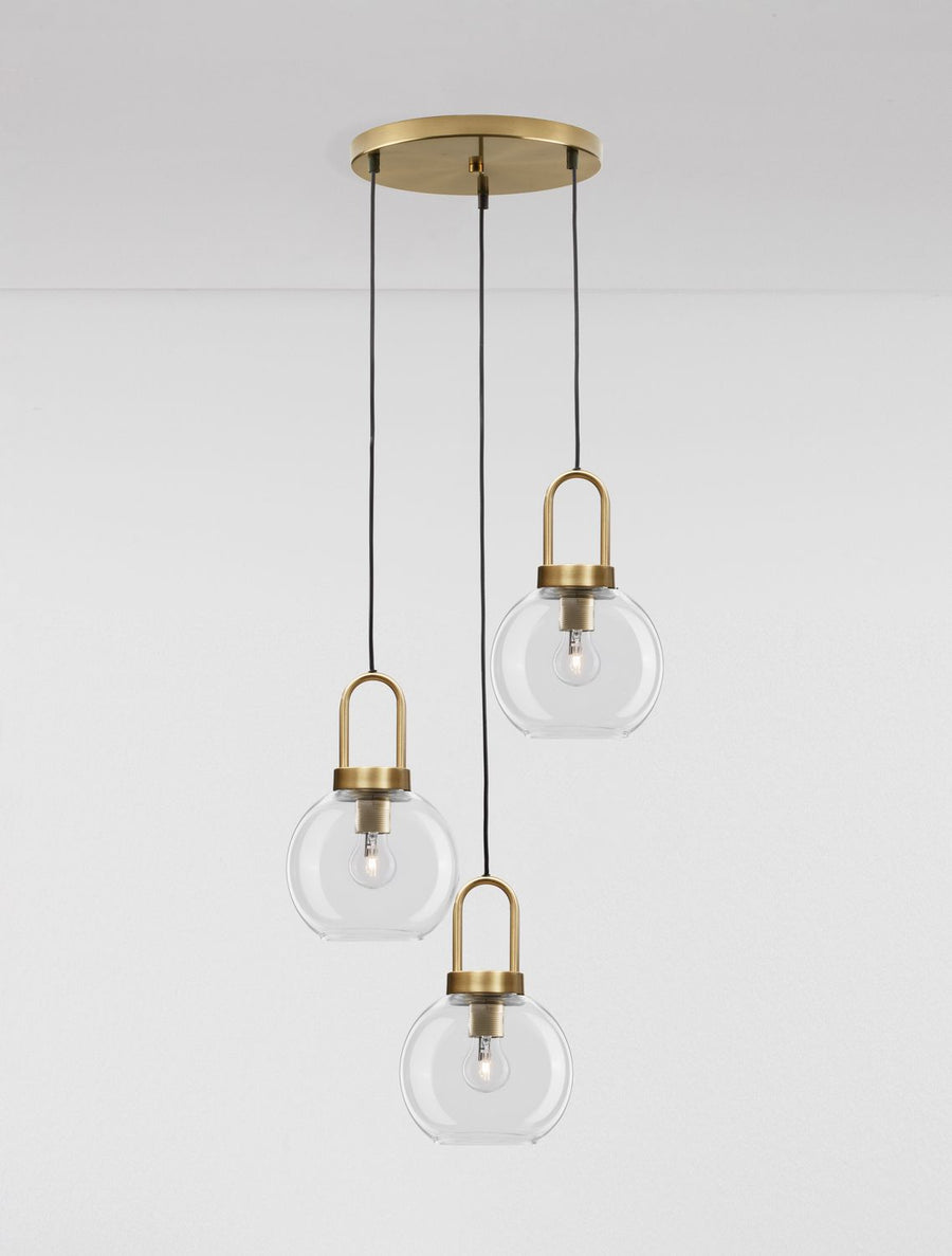 Troisième prise de vue du même lustre sur fond blanc, globes décalés