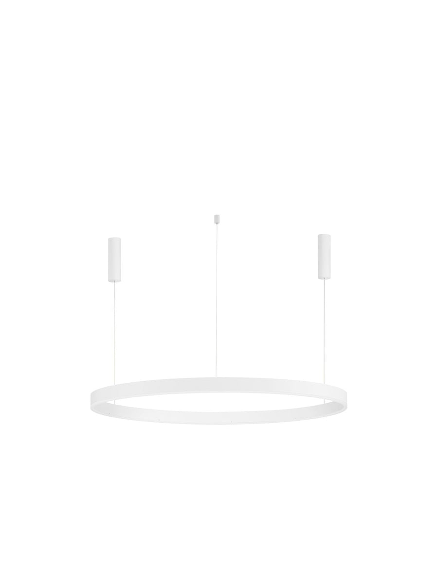 Vue de face du luminaire anneau blanc sur fond blanc uni