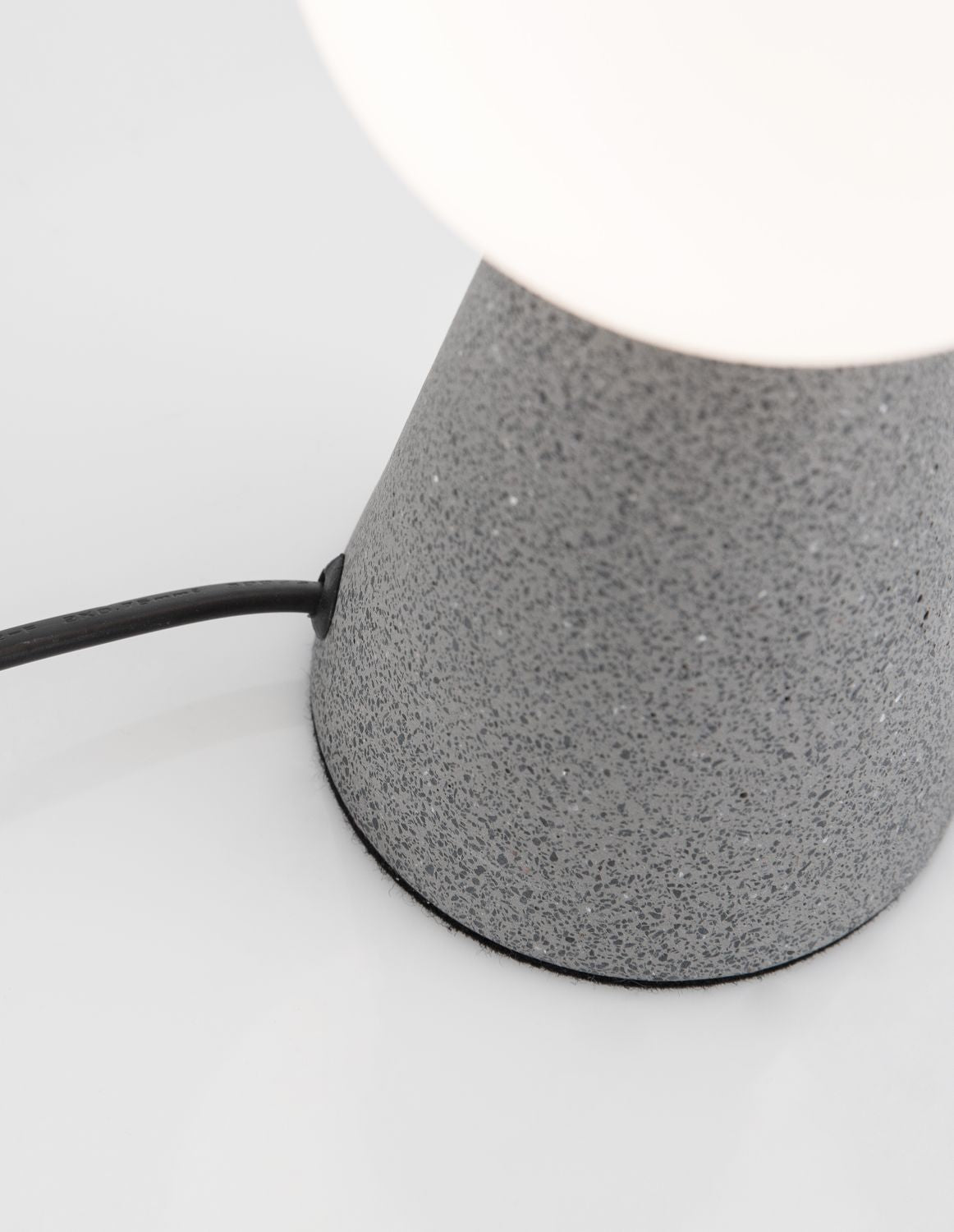 Lampe à poser Zero grise, verre