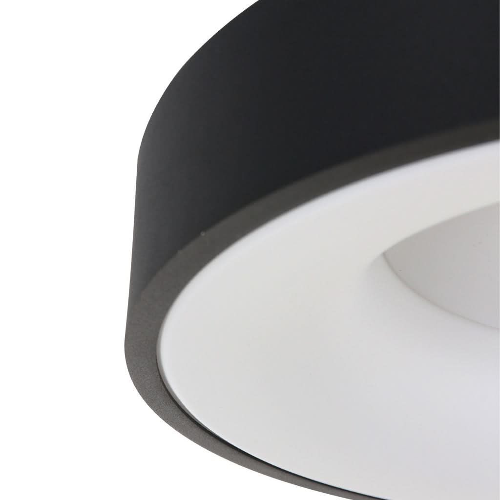 Plafonnier led noir Ringlede, détail de l'anneau noir mat et du diffuseur – Designix.fr