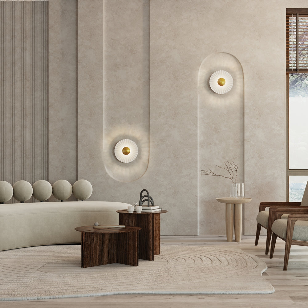Mise en ambiance sur mur beige avec deux appliques allumées