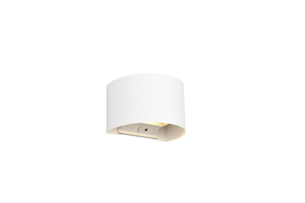 Vue de trois quarts du luminaire blanc mat montrant la coque cintrée
