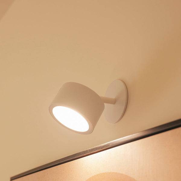 Roll 8 cordless wall lamp, round