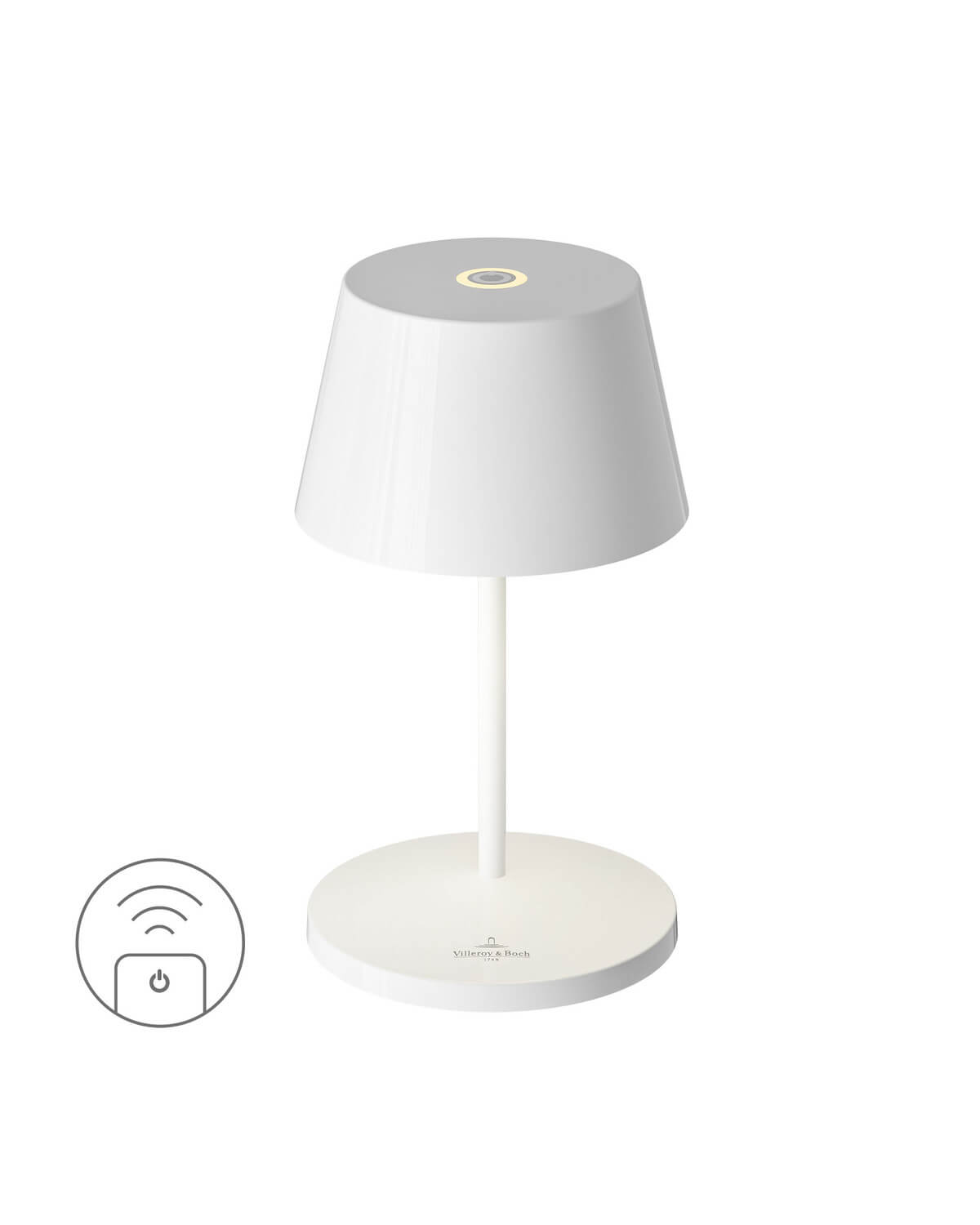 Lampe blanche de face, abat-jour conique, pied fin et socle rond sur fond blanc