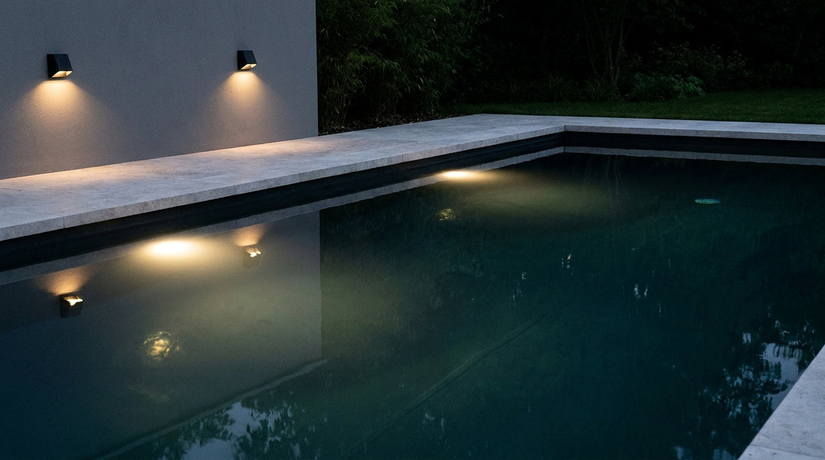 How to properly light your swimming pool?
