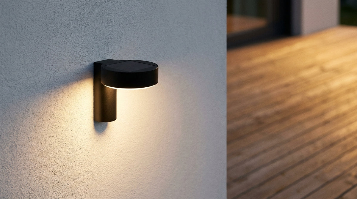 How does a solar lamp work?