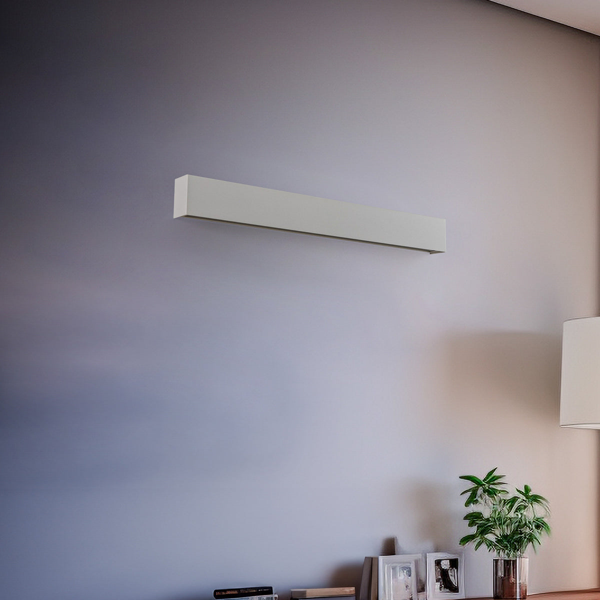 Applique murale Straight S en acier, blanc, hauteur 7 cm