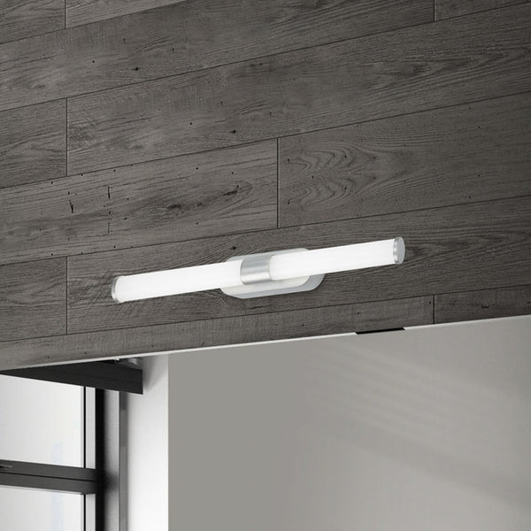 Applique murale Runt IP44, chromé mat, hauteur 4,5 cm, IP44