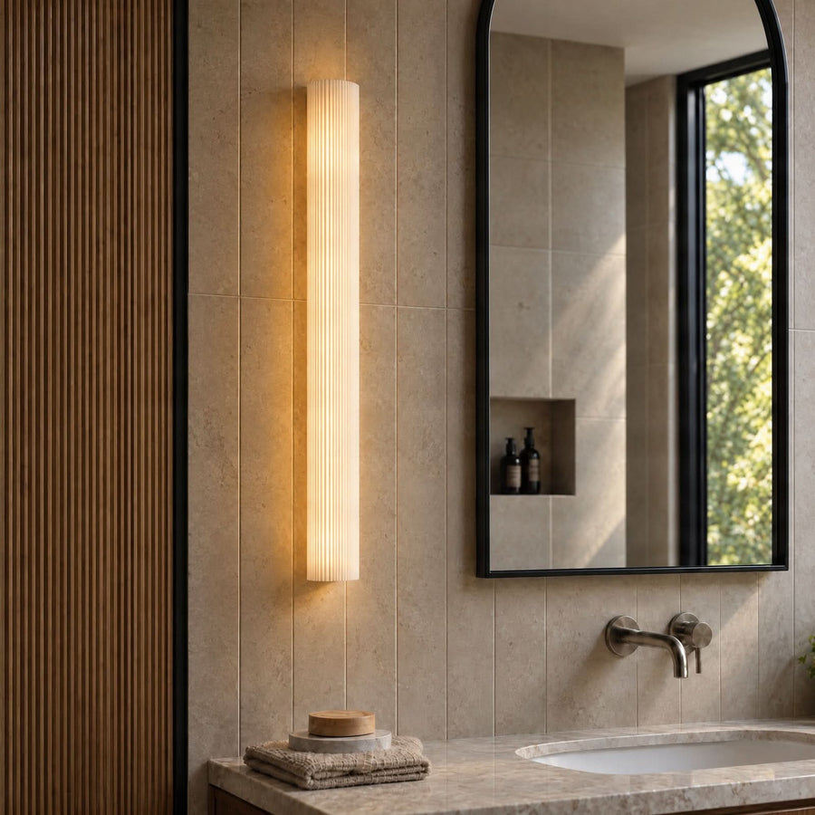 Applique murale LED Victoire en verre, blanc, hauteur 70 cm, IP44