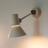 Applique murale Type 80 W2 en aluminium, beige, Ø 14,5 cm, 2700 K, 6 W, hauteur 16 cm