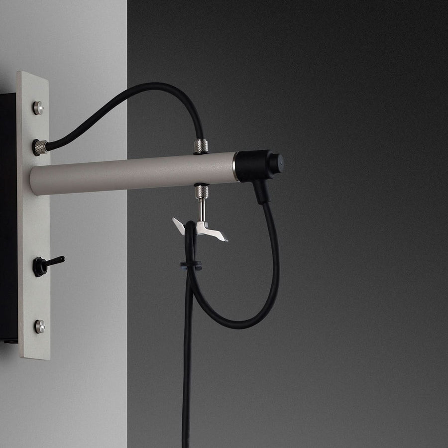 Applique murale Hooked Wall en acier, gris clair, 40 W, modèle 3