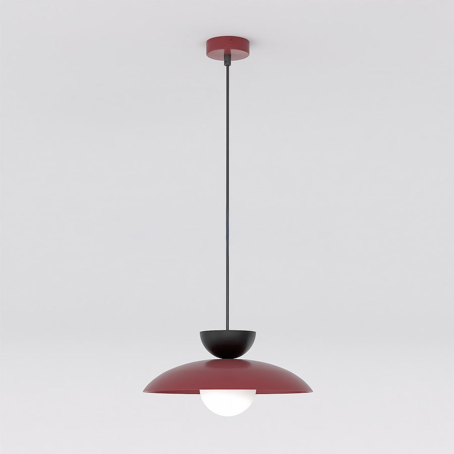 Vue produit de face, suspension bordeaux et noire avec diffuseur en verre blanc opale