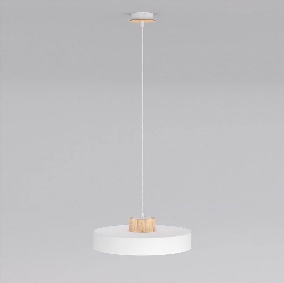 Vue de trois quarts de l'abat-jour cylindrique blanc et du col en bois