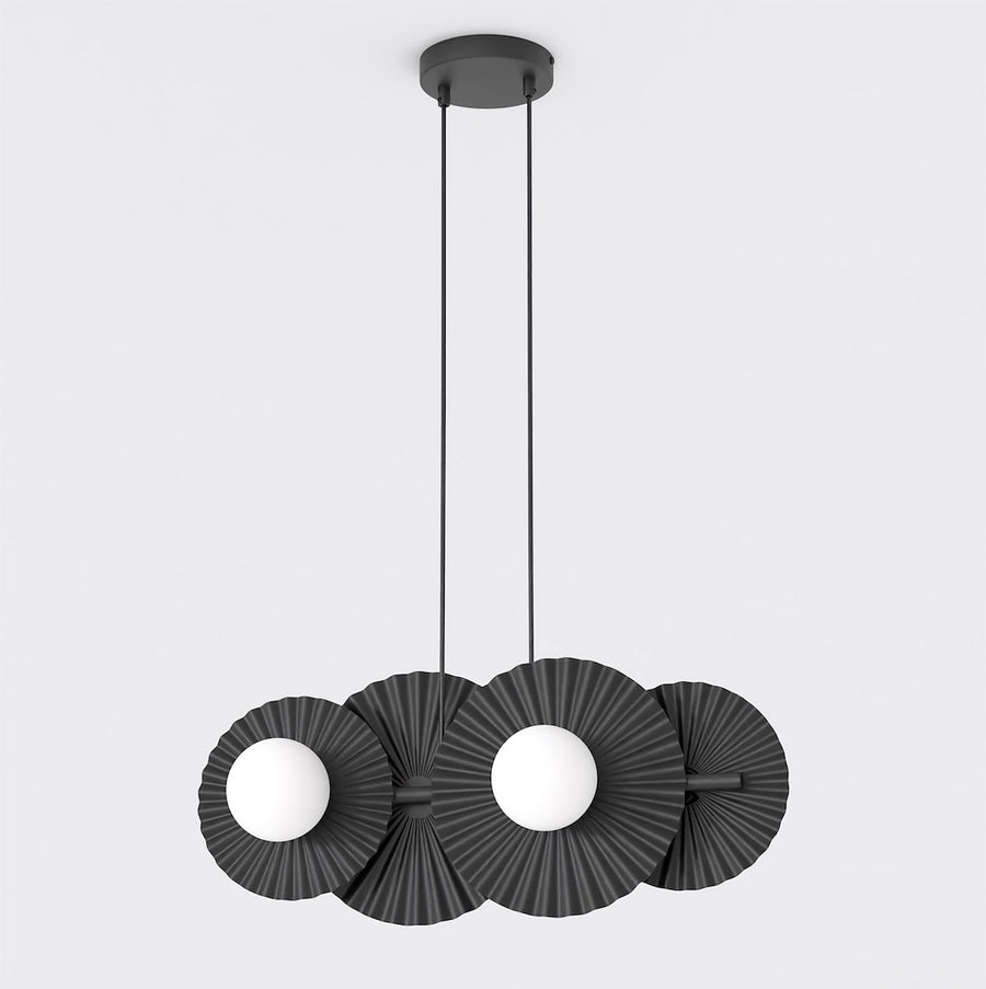 Suspension quatre lumières noire, vue de face sur fond blanc neutre.