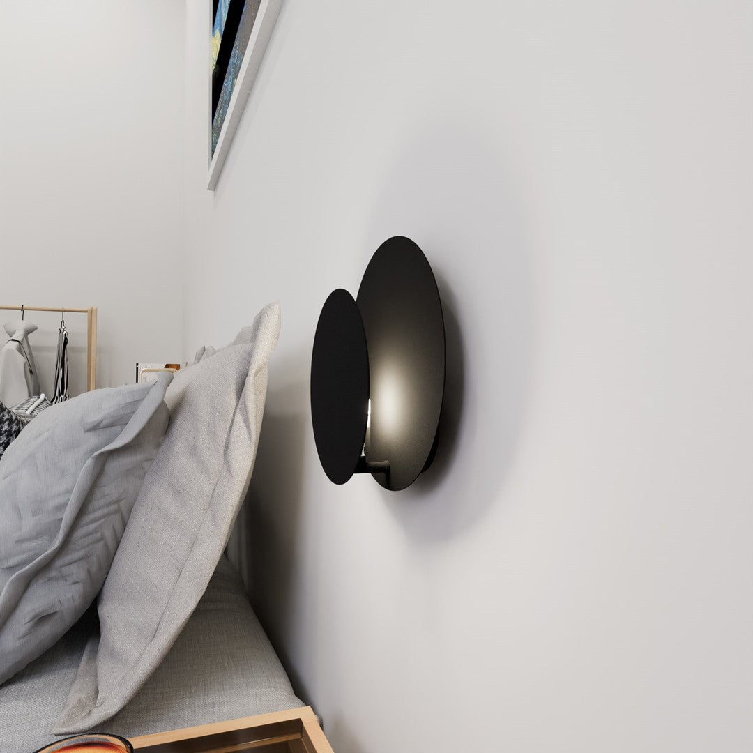 Circle 1-light black wall lamp