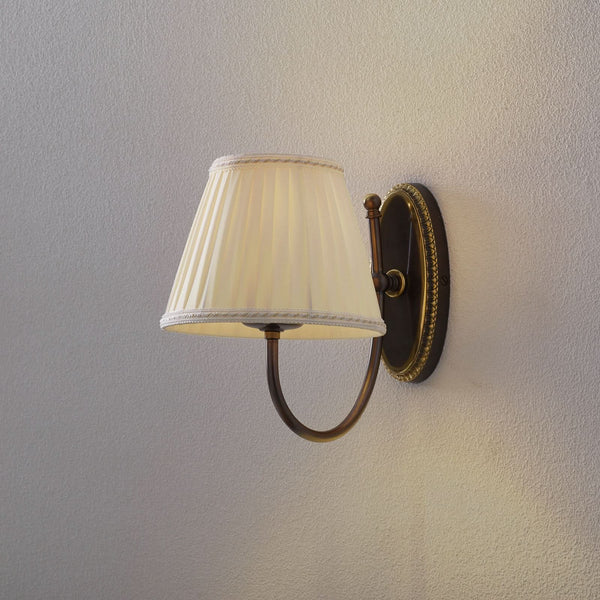 Applique murale Classic en tissu, ivoire et laiton ancien, hauteur 25 cm