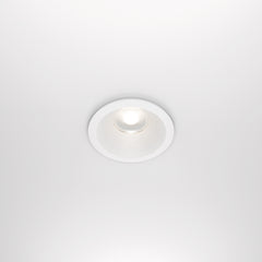 White spotlight zoom