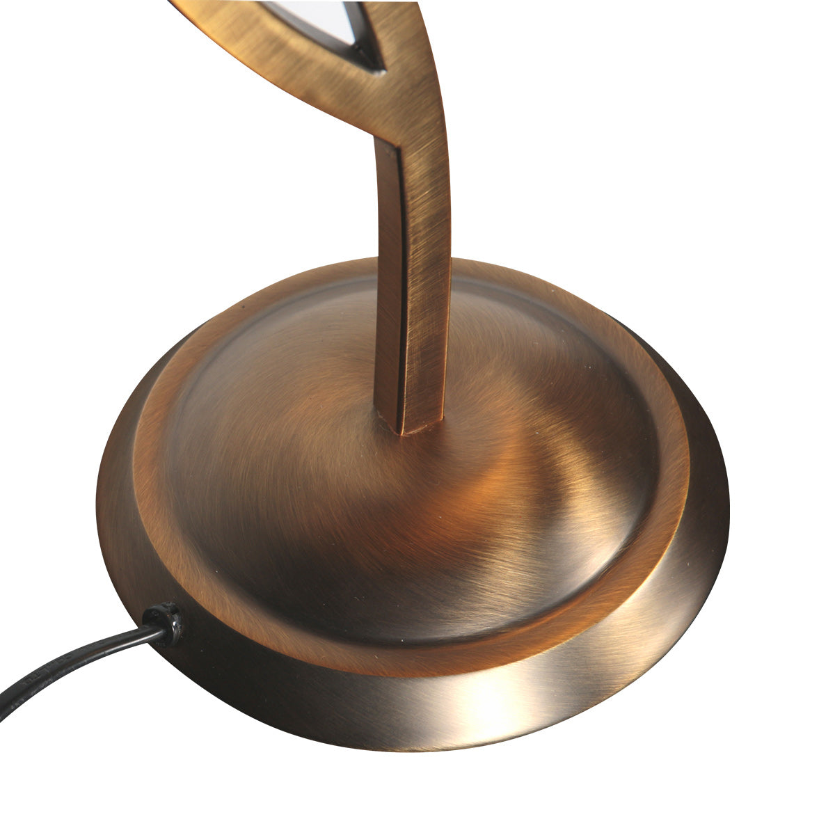 Détail de la base ronde en métal bronze et départ du câble noir