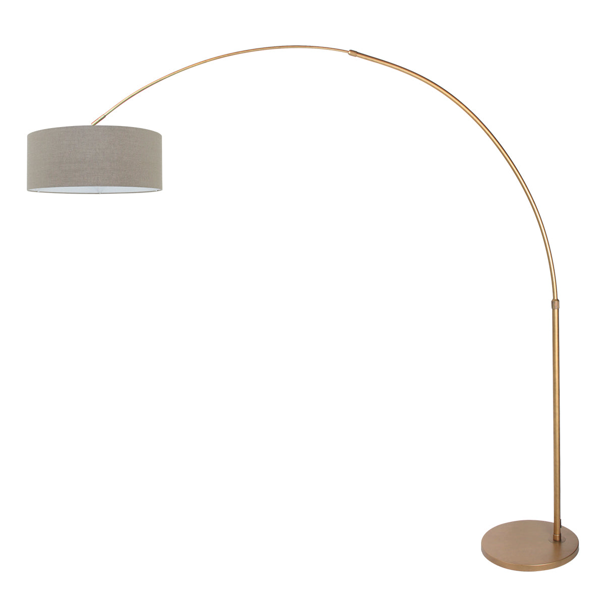 Lampadaire arc doré Aréa, vue d'ensemble grand arc et base lestée – Designix.fr