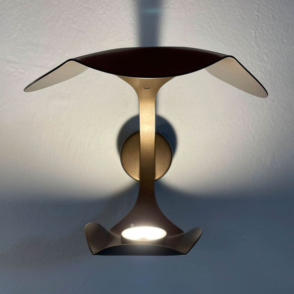 Applique murale LED Le Gigine en acier, marron foncé, hauteur 16 cm