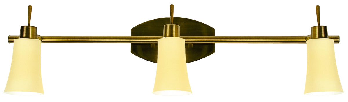 Même luminaire en laiton doré, verres allumés diffusant une lumière chaude et tamisée