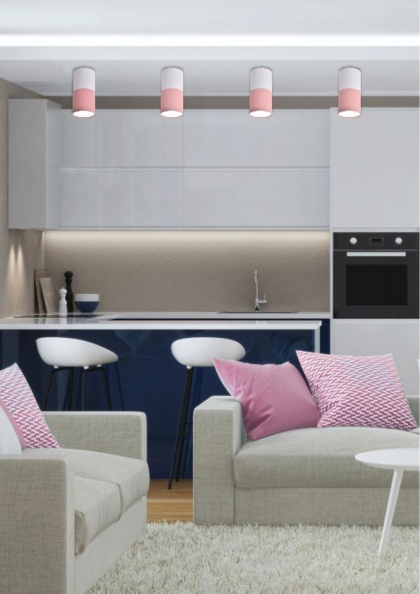 Vue rapprochée de la cuisine avec les quatre spots cylindriques rose pâle au plafond