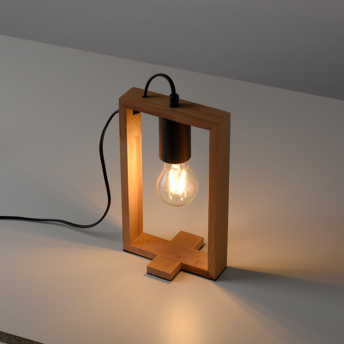 Lampe à poser Franky noire et bois