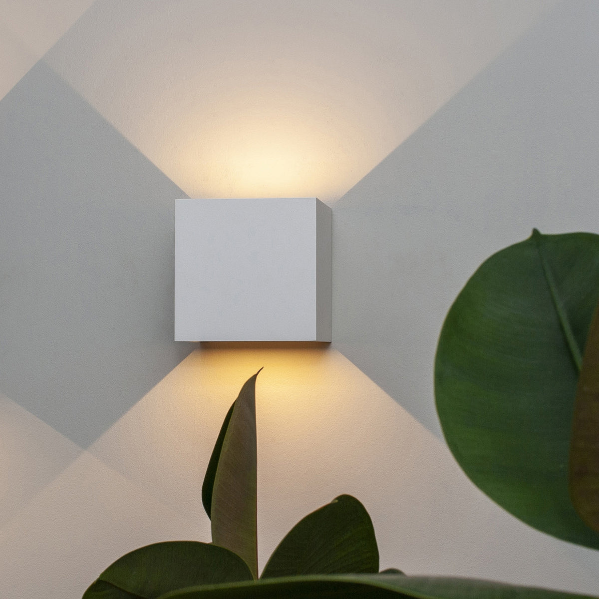 Applique extérieure LED Davos blanche sablée, IP54, L 10 cm, 3000 K