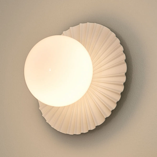 Applique murale Liila Muuse en verre, blanc, Ø 20 cm, IP44