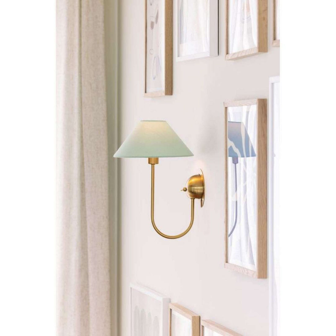 Applique murale Iris en coton, vert et laiton brossé, hauteur 32 cm