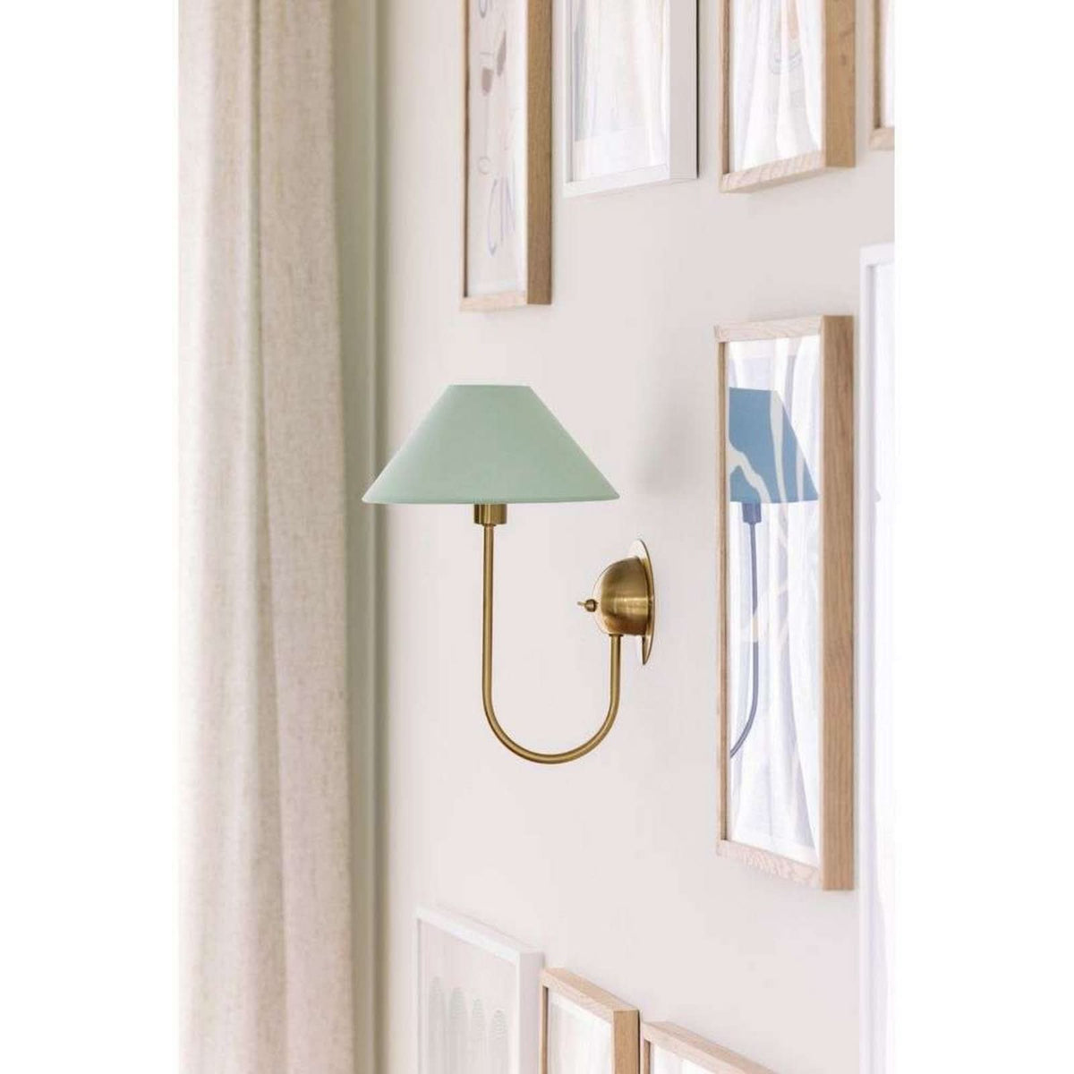 Applique murale Iris en coton, vert et laiton brossé, hauteur 32 cm