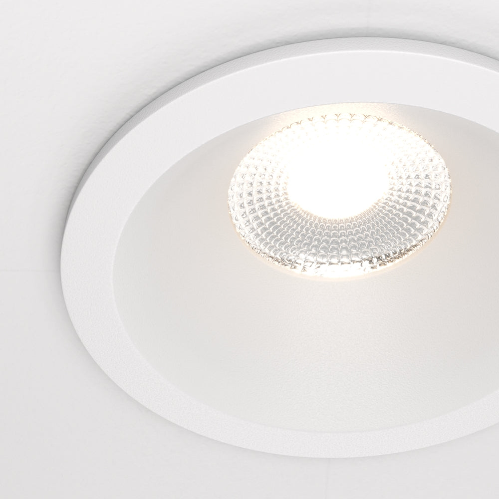 White spotlight zoom