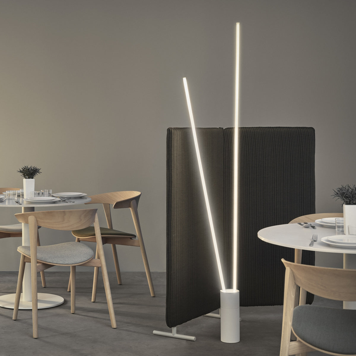 Lampadaire LED Vertical, Ø 11 cm, 44 W