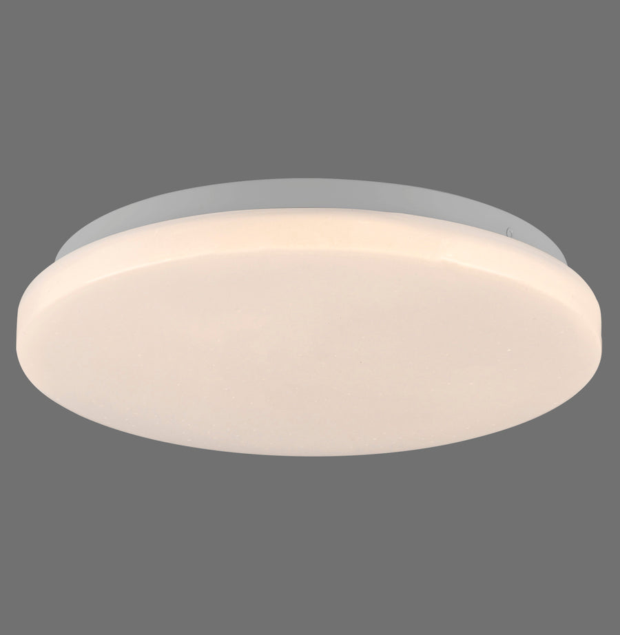 Plafonnier rond blanc allumé, vue de face sur fond gris uniforme