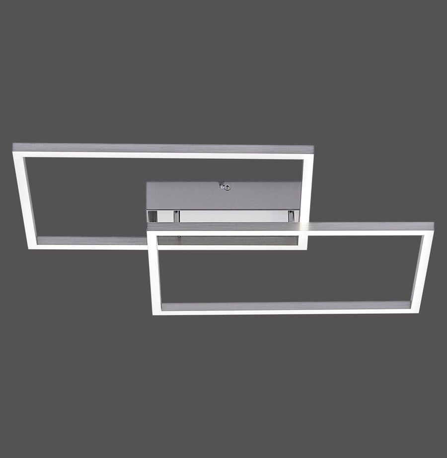 Vue de dessous du plafonnier, deux cadres rectangulaires entrecroisés en acier brossé