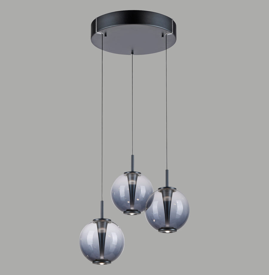 Trois globes en verre fumé suspendus, cônes intérieurs noirs, fond gris, vue de face