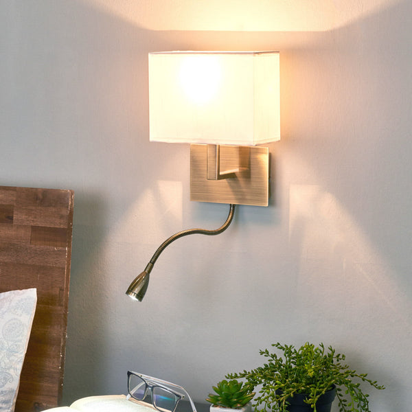 Applique murale Dario en tissu, laiton ancien et blanc, hauteur 25 cm