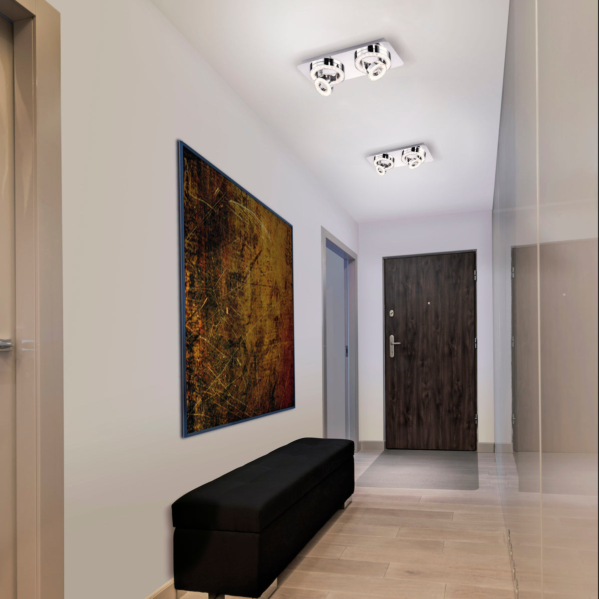 Mise en ambiance du plafonnier allumé dans un couloir d'entrée moderne
