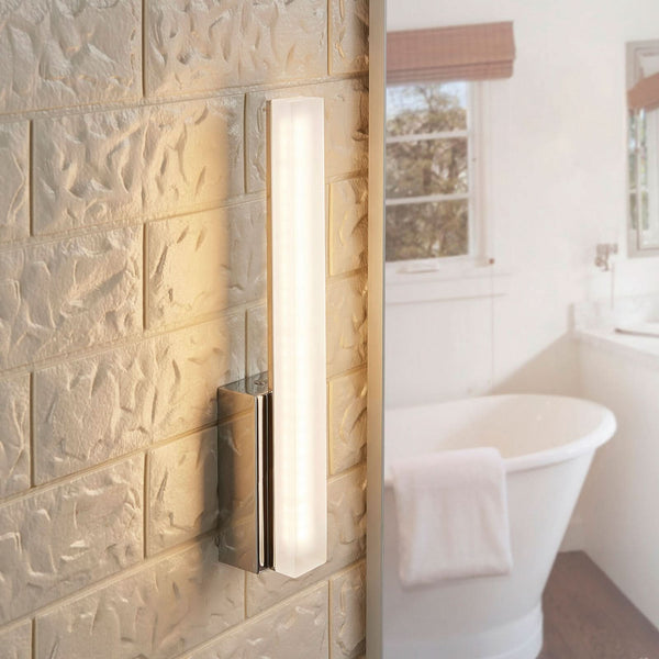 Applique murale LED Julie en métal, blanc satiné et chromé, hauteur 32 cm, IP44
