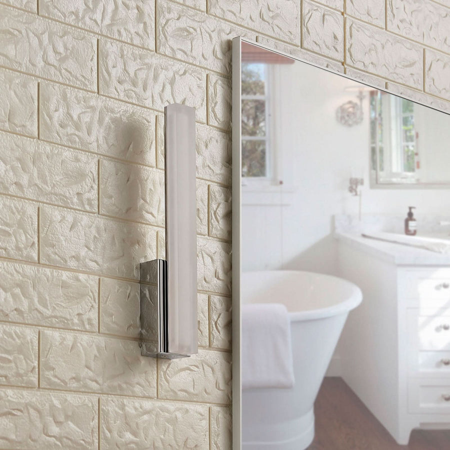 Applique murale LED Julie en métal, blanc satiné et chromé, hauteur 32 cm, IP44