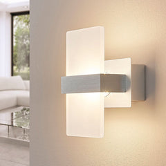 Applique murale LED Yorick en métal, blanc satiné et aluminium brossé, hauteur 18 cm