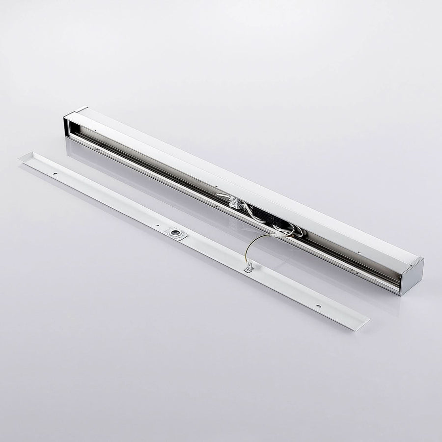 Applique murale LED Klea en aluminium, blanc et chromé, hauteur 5 cm, IP44, 3000 K, 15 W