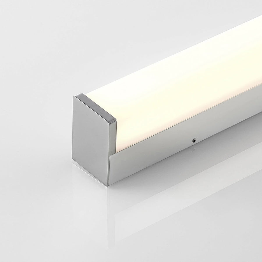 Applique murale LED Klea en aluminium, blanc et chromé, hauteur 5 cm, IP44, 3000 K, 20 W