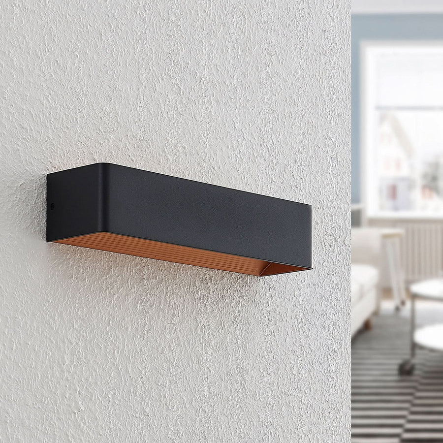 Applique murale LED Karam en aluminium, noir et doré, hauteur 8 cm, 3000 K, 11,2 W