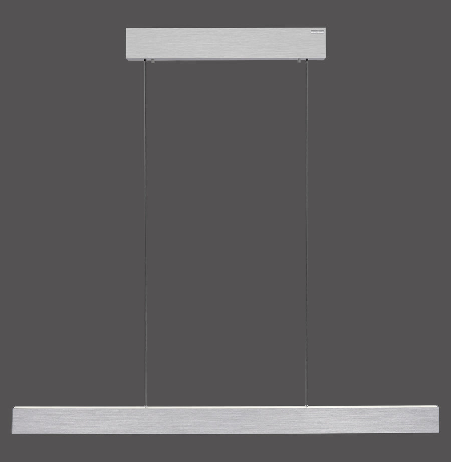 Vue de face d'une suspension linéaire en aluminium brossé sur fond gris anthracite.